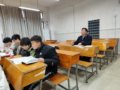 校長胡穗深入電信院檢查指導(dǎo)新學(xué)期第一課及招生輔助服務(wù)工作